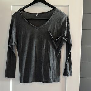 Women’s Super Soft V Neck Long Sleeve Top with Pocket